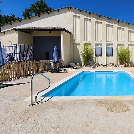 Modern 2 Bed Situated In Villereal Tatil Evi