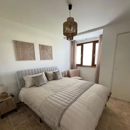 Modern 2 Bed Situated In Villereal