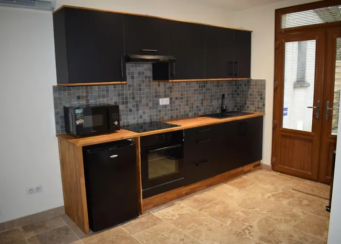 Modern 2 Bed Situated In Villereal 別荘