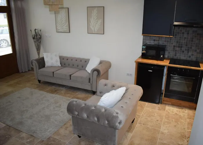 別荘 Modern 2 Bed Situated In Villereal *